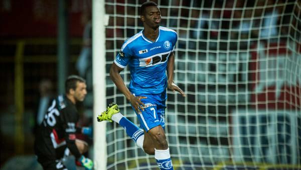 KAA Gent blijft op kop na 0-2 zege in Leuven