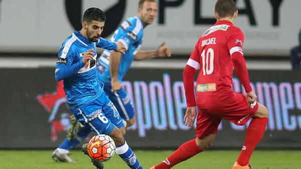 KAA Gent verslaat Mouscron-Péruwelz met 2-0