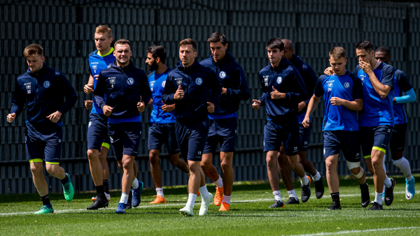 Eerste training en persconferentie