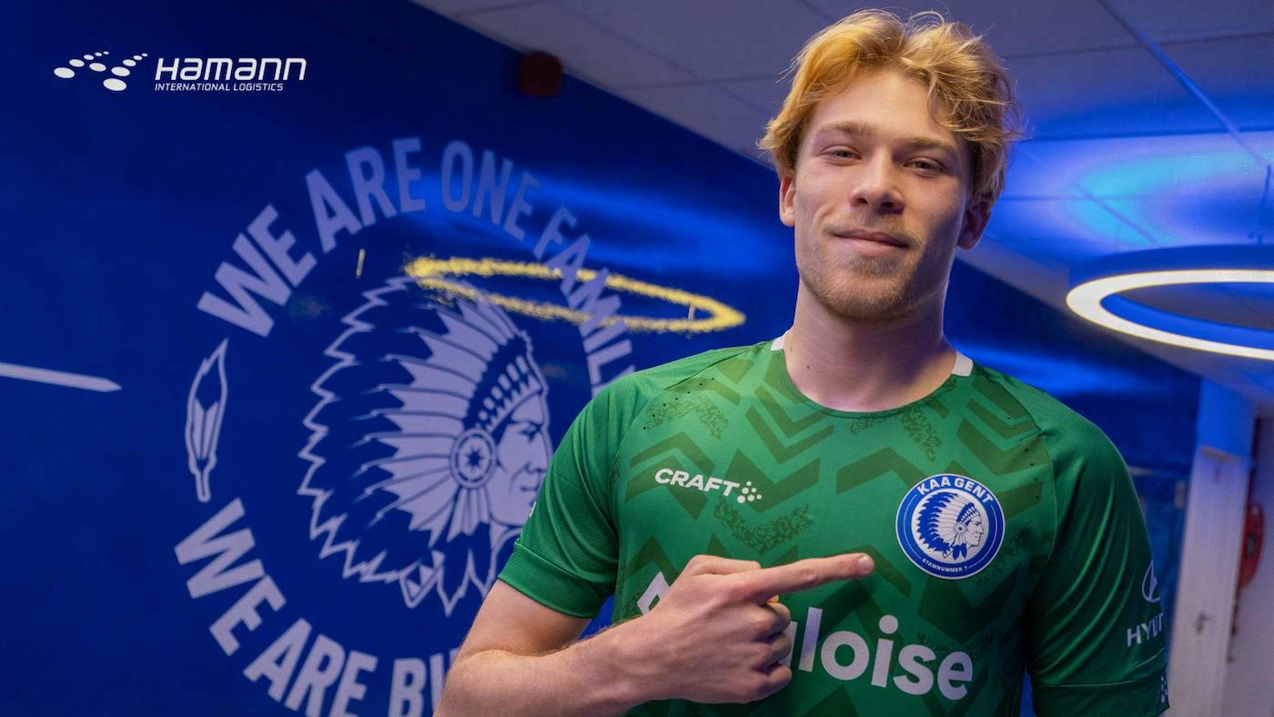 Eerste profcontract voor Victor De Coninck